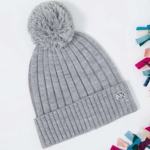 Michael Kors Beanie with Pom - Picture 1 of 3
